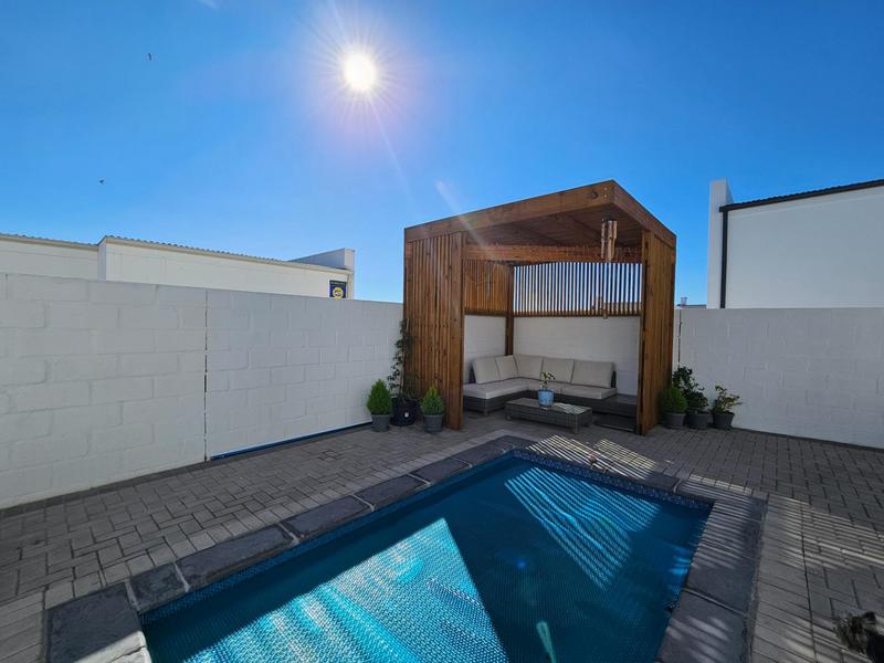 3 Bedroom Property for Sale in Britannia Bay Western Cape